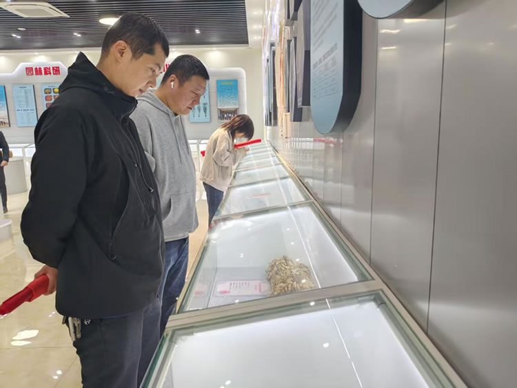 1760516434867744.jpg 图片2.jpg